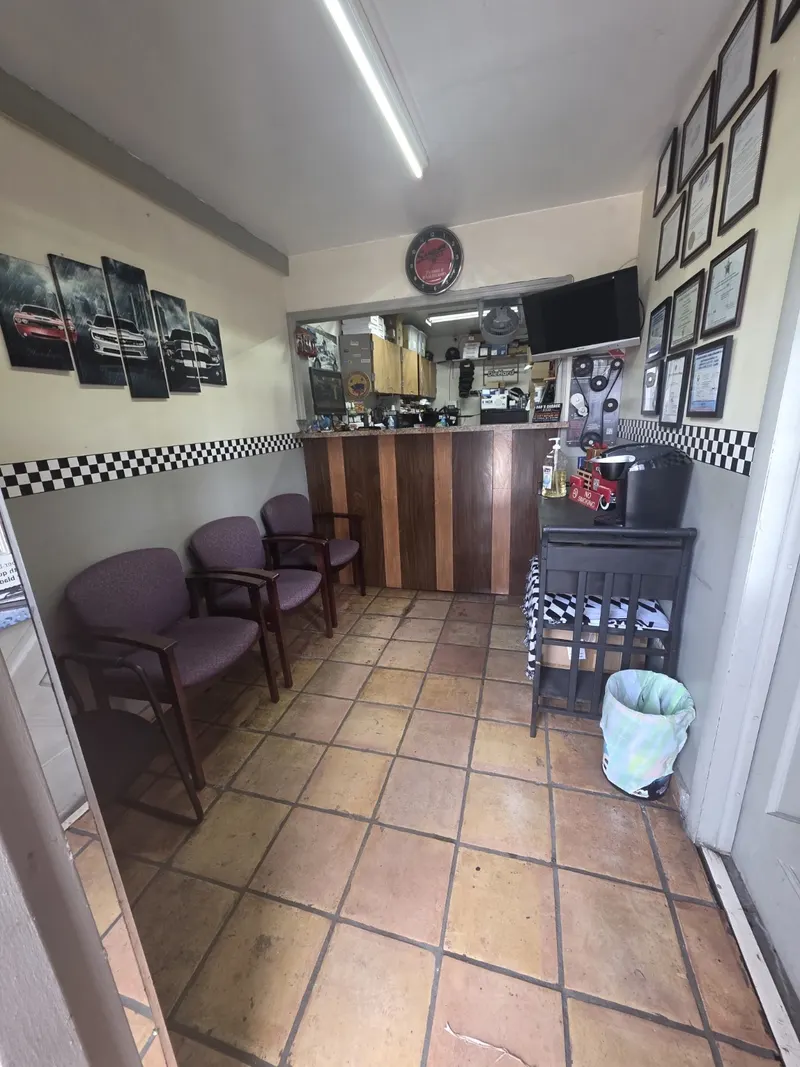 Customer waiting area at Pacho's Quality Auto Repair